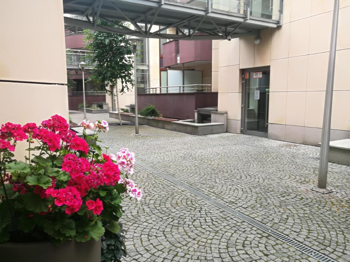 Apartments 4 You Krawiecka Вроцлав Екстериор снимка